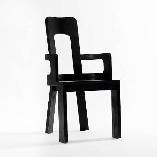 картинка Стул ремесленный ручной работы Кострома с подлокотниками сосна тон черный от производителя дизайнерской мебели Deephouse