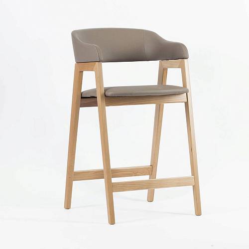 картинка Стул Челси полубарный серо-коричневая экокожа массив бука (натуральный) высота подлокотников 83,5 см от производителя дизайнерской мебели Deephouse