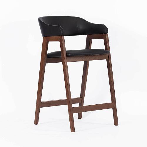 картинка Стул Челси полубарный черная экокожа массив бука (орех) высота подлокотников 83,5 см от производителя дизайнерской мебели Deephouse