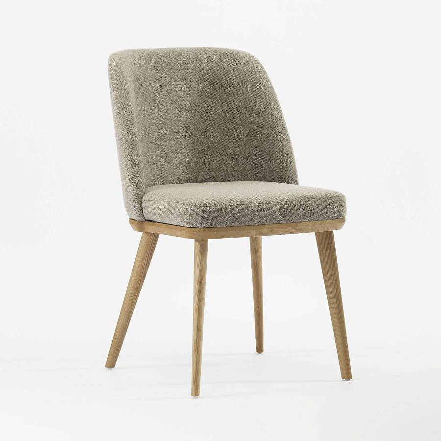 картинка Стул Трентино без подлокотников без выреза бежево-коричневая ткань ясень тон натуральный (лак/матовый) от производителя дизайнерской мебели Deephouse