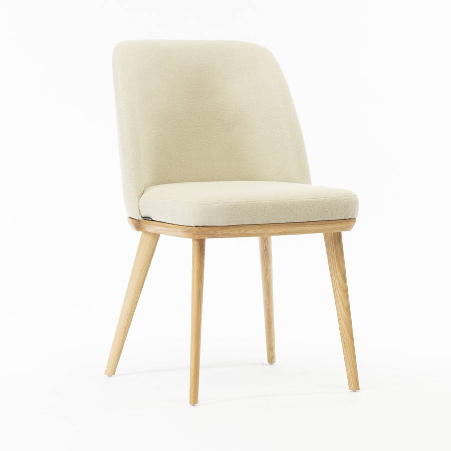 картинка Стул Трентино без подлокотников без выреза светло-бежевая ткань ясень тон натуральный (лак/матовый) от производителя дизайнерской мебели Deephouse