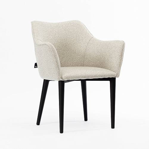 картинка Стул Moscow Denis Simachev для DH бежевая ткань букле ножки черные от производителя дизайнерской мебели Deephouse