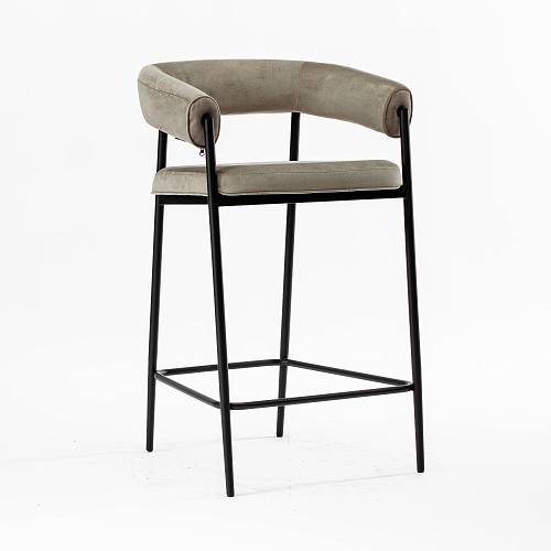 картинка Стул Манчестер полубарный сиденье с наклоном бежевый бархат ножки металл черный от производителя дизайнерской мебели Deephouse