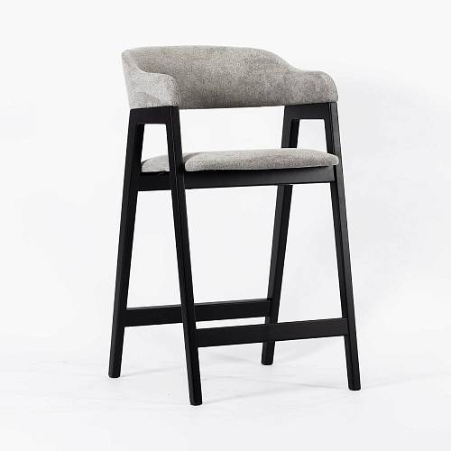 картинка Стул Челси полубарный ткань серый элефант массив бука (черный) высота подлокотников 83,5 см от производителя дизайнерской мебели Deephouse