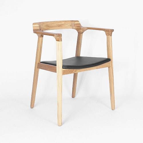 картинка Стул Нью-Йорк массив дуба тон натуральный (лак) черная натуральная кожа от производителя дизайнерской мебели Deephouse