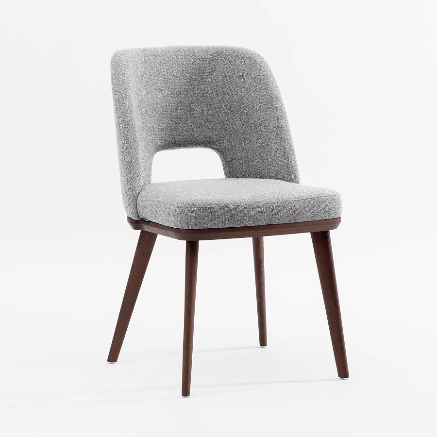 картинка Стул Трентино без подлокотников с вырезом светло-серая ткань ясень тон орех (лак/матовый) от производителя дизайнерской мебели Deephouse