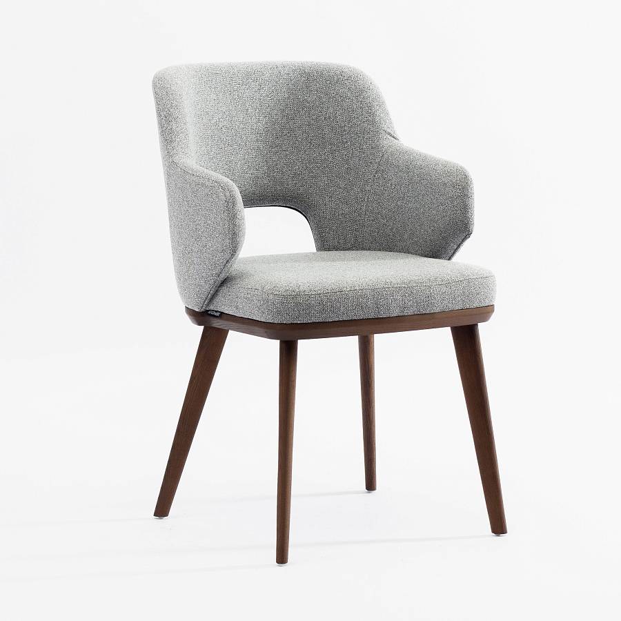 картинка Стул Трентино с подлокотниками с вырезом светло-серая ткань ясень тон орех (лак/матовый) от производителя дизайнерской мебели Deephouse