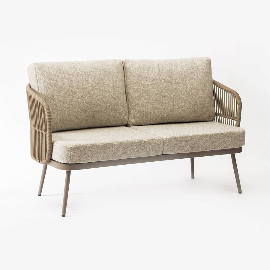 картинка Диван Портофино плетеный бежевый подушки букле бежевые ножки металл от производителя дизайнерской мебели Deephouse