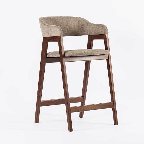 картинка Стул Челси полубарный бежево-коричневая ткань массив бука (орех) высота подлокотников 83,5 см от производителя дизайнерской мебели Deephouse