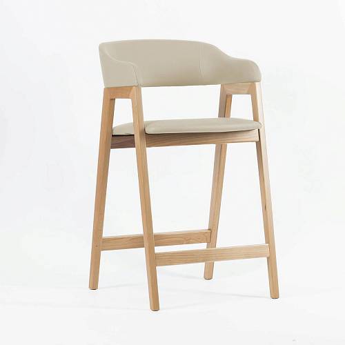 картинка Стул Челси полубарный кремовая экокожа массив бука (натуральный) высота подлокотников 83,5 см от производителя дизайнерской мебели Deephouse