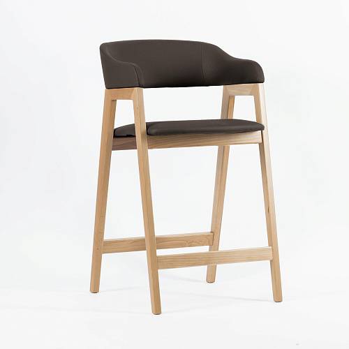 картинка Стул Челси барный серо-коричневая экокожа массив бука (натуральный) высота подлокотников 93,5 см от производителя дизайнерской мебели Deephouse