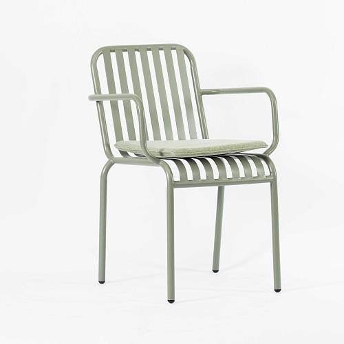 картинка Стул Кальяри с подлокотниками металлический тон фисташковый подушка фисташковая от производителя дизайнерской мебели Deephouse